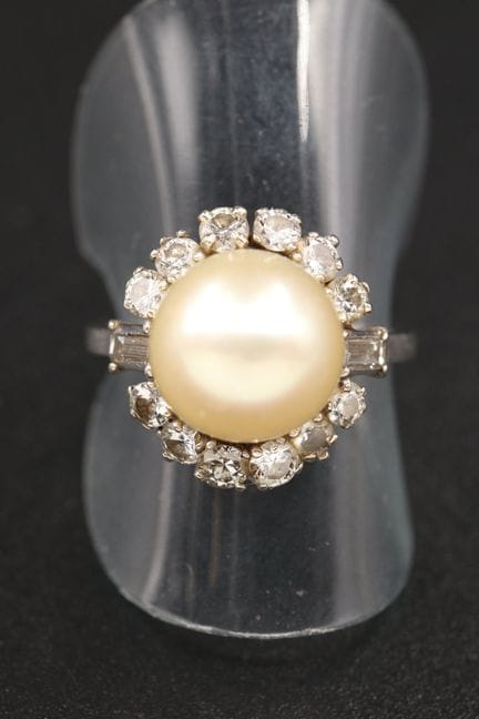 Platinring mit einer Akoya-Zuchtperle (Durchmesser