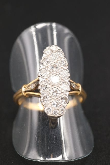 Marquise-Ring aus 18-karätigem Zweifarbgold (750°/