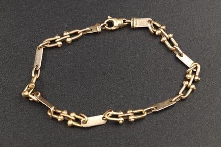 Armband aus 18 Karat Gelbgold (750°/00) mit U-förm