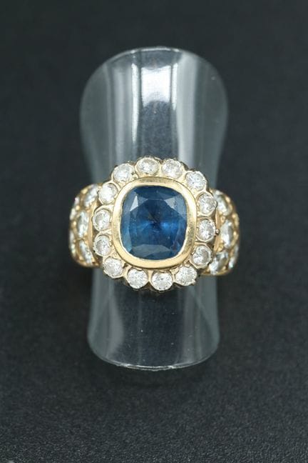 Pompadour-Ring aus 18 Karat Gelbgold (750°/00) mit