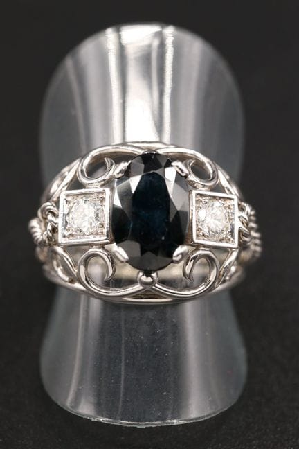 Ring aus Platin (Feingehalt 850°/00) und 18-karäti