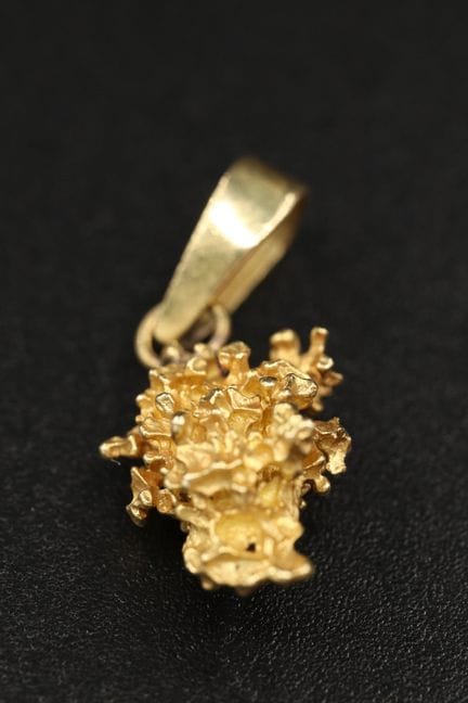 Anhänger aus 14-karätigem Gelbgold (585°/00) mit e