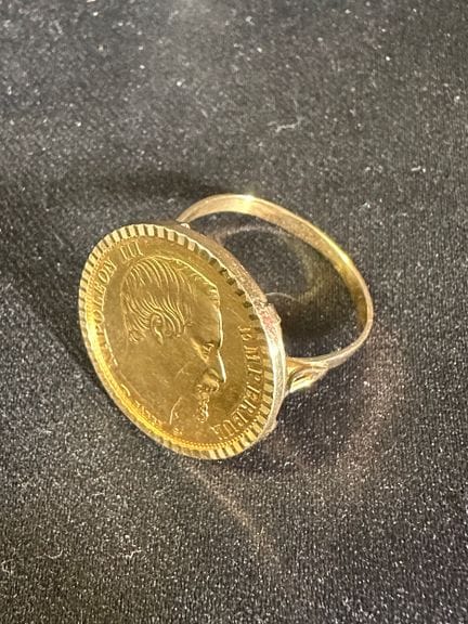 Goldring (750°/00) mit einer 20-Franc-Münze von Na