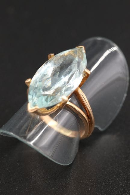 Marquise-Ring aus 18 Karat Gelbgold (750°/00), bes