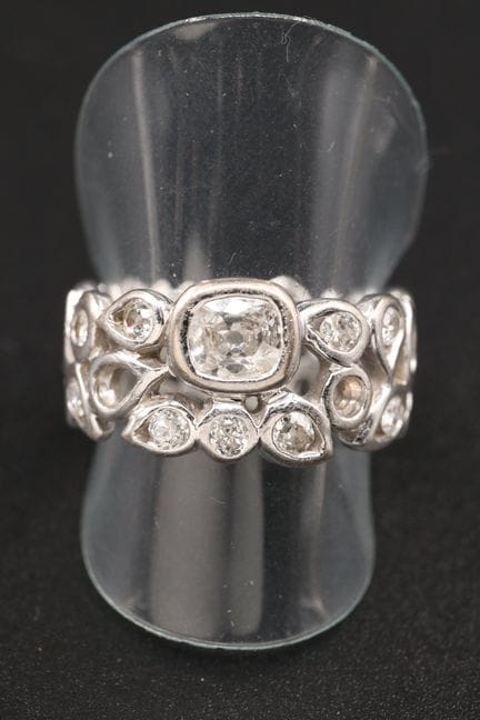 Modernistischer Bandring aus 18 Karat Weißgold (75