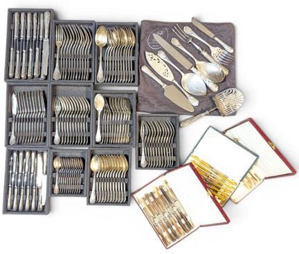 CHRISTOFLE 
“Marly” Model 
Silver plated cutlery s