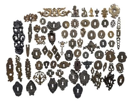 DEKORATIVE KUNST 
Sammlung von Schlossbeschlägen, 