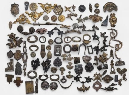 DEKORATIVE KUNST 
Sammlung von Griffen und dekorat
