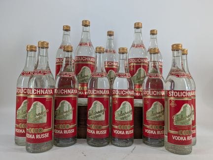 13 bouteilles Stolichnaya, Vodka Russe, Pur Grain,