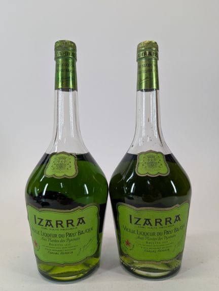 2 bouteilles Izarra, Vieille Liqueur du Pays Basqu