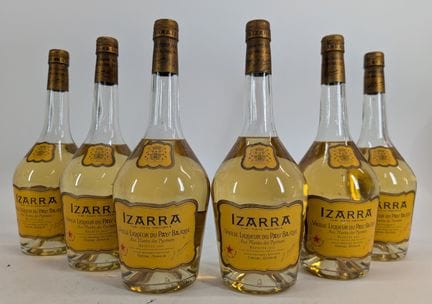 6 bouteilles Izarra, Vieille Liqueur du Pays Basqu