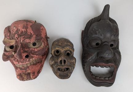 NEPAL, JAPAN, INDONESIEN 
Drei lackierte oder gebe