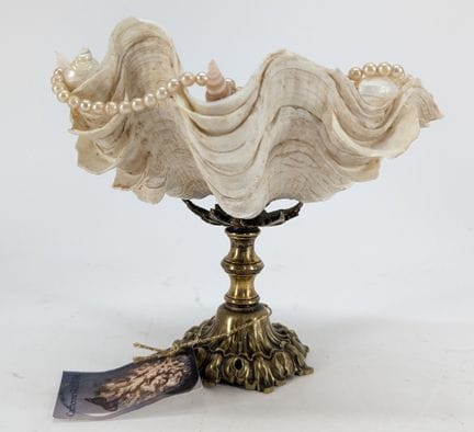 Catherine GUERRE (1964)
„Muscheln“
Mischtechnik, M