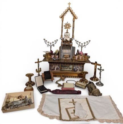 Miniatur-Andachtsaltar, 20. Jahrhundert
Holz mit g