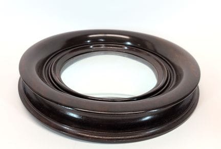 Spiegel, auch „Hexenspiegel“ genannt
Runder Rahmen