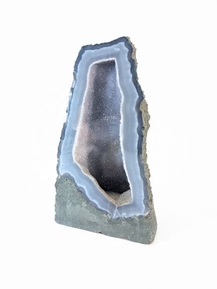 MINERALOGIE
Achat-Geode aus Brasilien, auf einer S