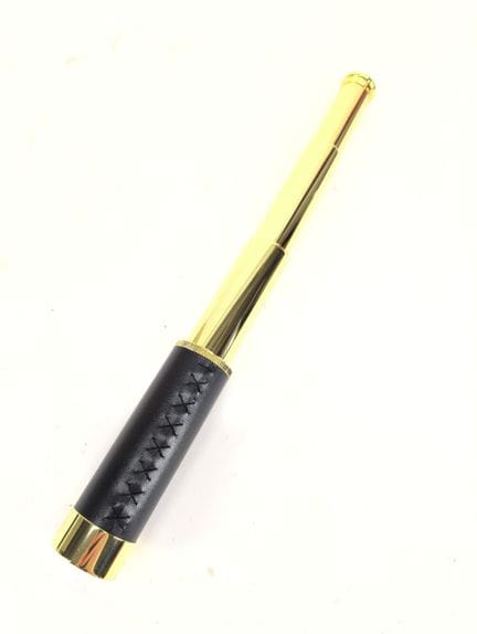 Vierfach-Fernglas
Messingfassung mit schwarzem Led