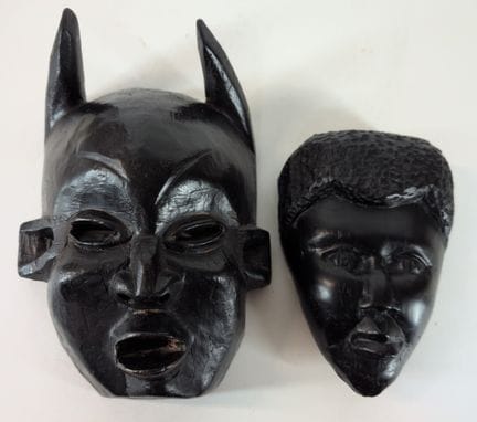 ARTE AFRICANA MODERNA
Due maschere antropomorfe in