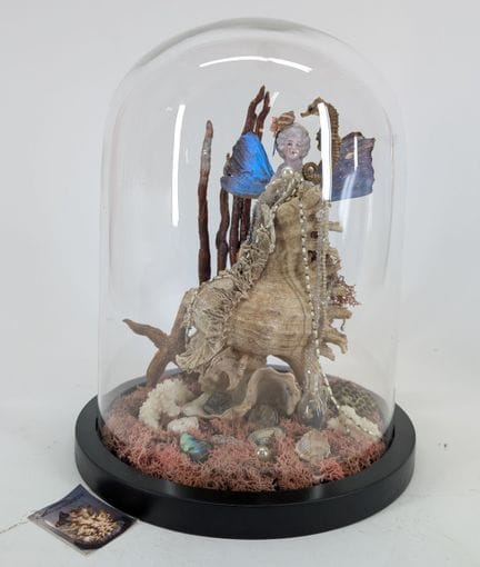 Catherine GUERRE (1964)
„Marquise mit Muschel“
Mis