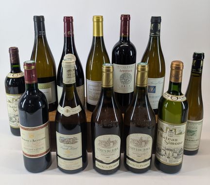 12 bouteilles :
- 1 bouteille Château Simone, Pale