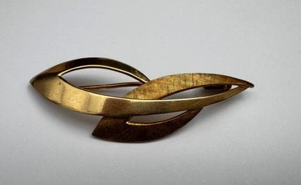 Un broche de oro amarillo, 5,4 gr