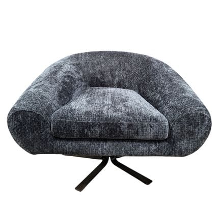 Un sillón giratorio KARE
Altura del asiento: 45 cm