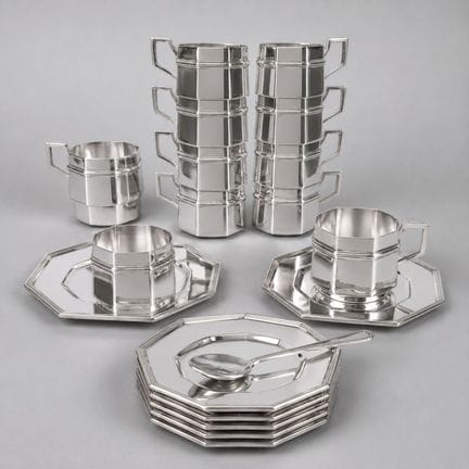 Juego de doce tazas de café con sus platillos, de 