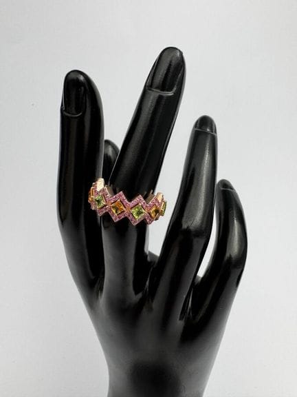 Anillo de plata de ley 925 rosa con peridotos y ci