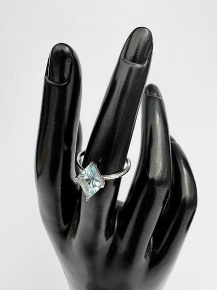 Anillo de plata con topacio en forma de rombo - Ta