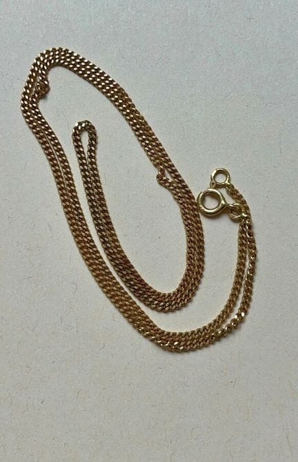 Una cadena de oro de 5,6 gramos