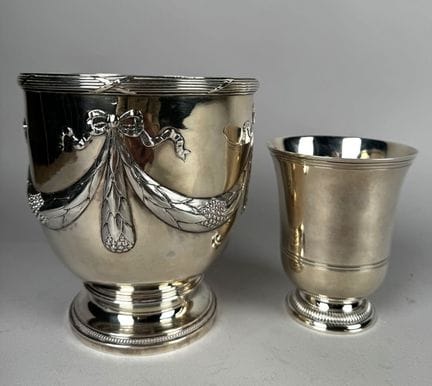 2 jarrones (1 de la marca Puiforcat y 1 de la marc