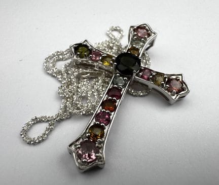 Collar de plata de ley 925 con cruz, turmalinas y 