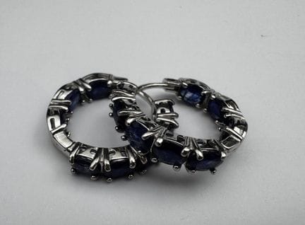 Pendientes de plata 925 tipo medio aro con zafiros