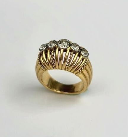 Anillo de oro amarillo de 18 k adornado con 5 diam