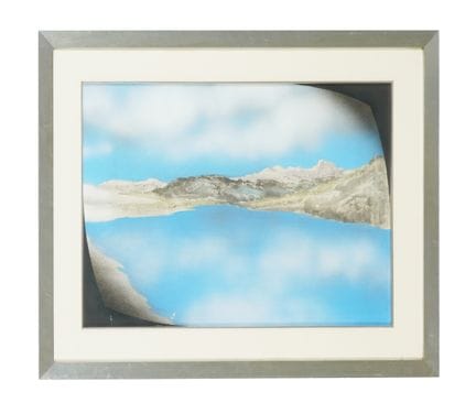 安东尼奥·卡雷纳，《风景》。20世纪60年代。纸板上的综合材料画。50×70.5厘米。 作品附有手写