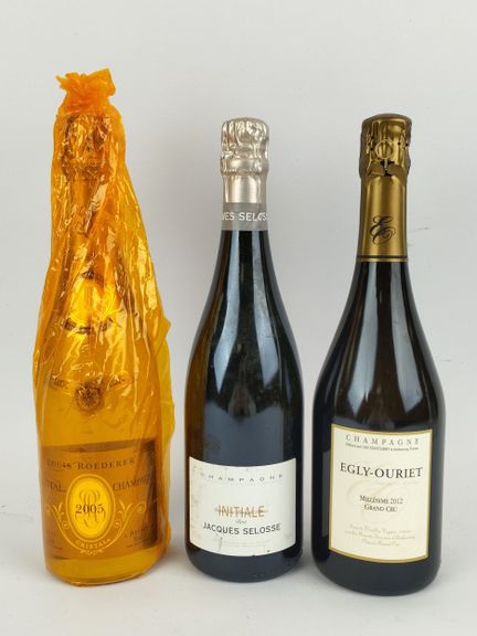 Champagne, Set von 3 Flaschen, darunter :
- Egly-O