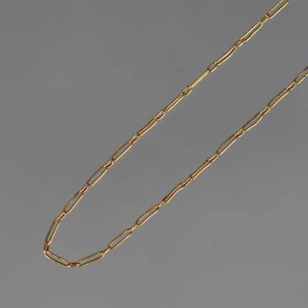 CHAINE de cou en or jaune à maille alternée.
Poinç