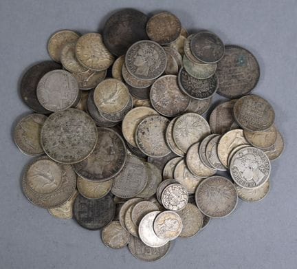 LOT de DIVERSES PIECES DE MONNAIES démonétisées en