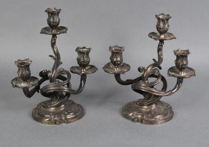 PAIRE DE CANDELABRES ou bouts de table à trois bra