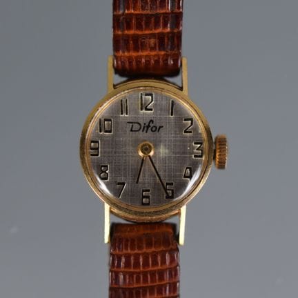 DIFOR
Women's wristwatch with a yellow gold case.
