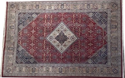 IRÁN, Tabriz
Alfombra de lana finamente anudada a 
