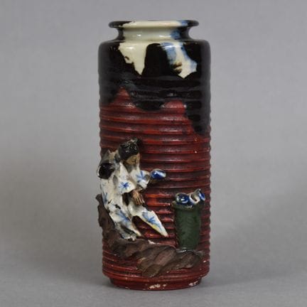 JAPÓN
Jarrón cilíndrico de gres de Sumida-gawa. El