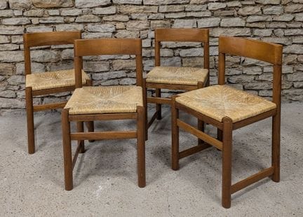 CONJUNTO de CUATRO SILLAS de olmo con asientos de 
