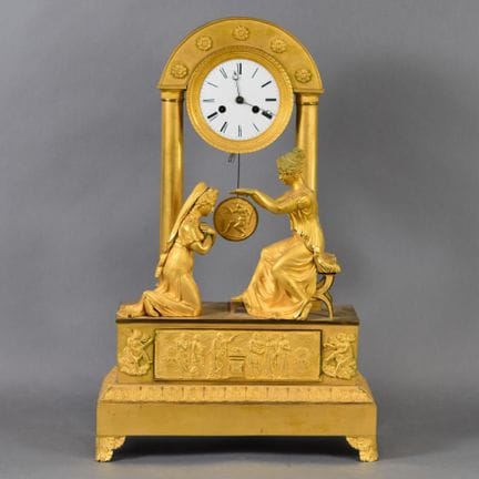 RELOJ de pórtico de bronce finamente cincelado y d