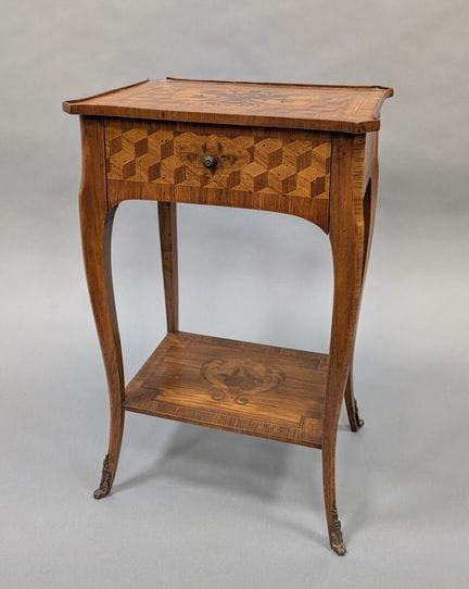 MESA DE SALÓN de madera chapada con marquetería, q