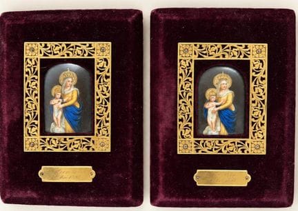 RELIGIOSA, fine XIX secolo 
Due placche in porcell