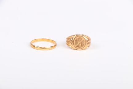 Set in oro 18 carati (750/1000) composto da un ane