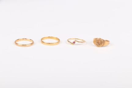 Set di 4 anelli in oro giallo 18 carati (750/1000)