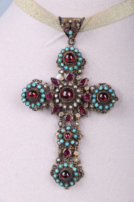Opera austro-ungarica del XIX secolo
Croce ornamen