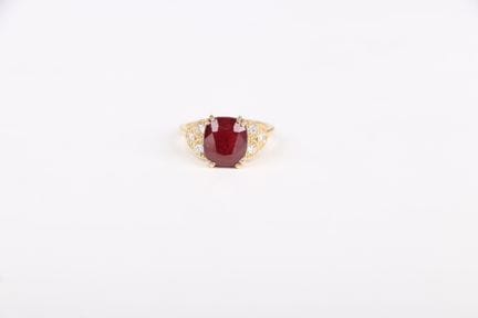 ANELLO IN ORO GIALLO 4,8 GR, RUBINO 6,10 CT, CERTI